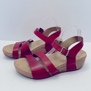 Dansko Lindsay Burnished Red Calf Leather Women's Wedge Sandals Size EU 42 US 11